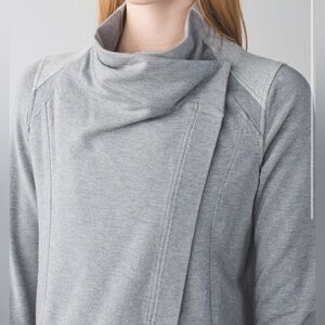 Heathered Gray Lululemon Coast Wrap- EUC